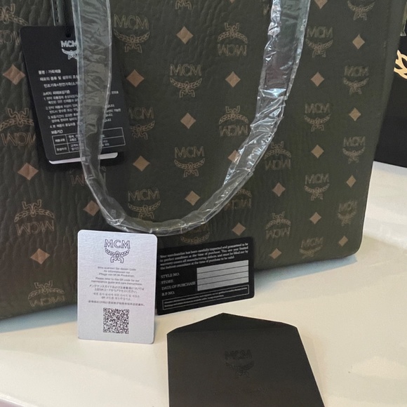 MCM  SEA TURTLE GREEN VISETOS CLASSIC TOTE BAG - Picture 7 of 16